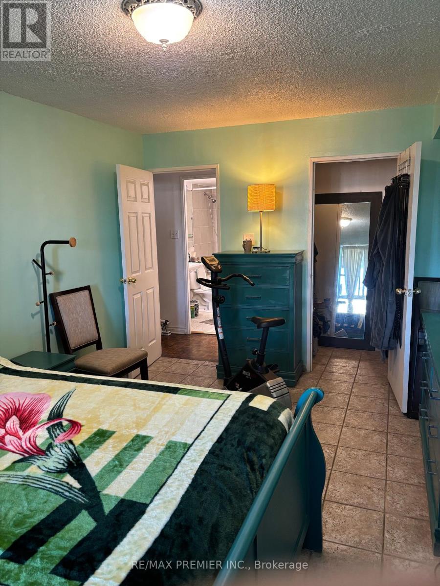 905 - 40 Panorama Court, Toronto, Ontario  M9V 4M1 - Photo 13 - W12450292