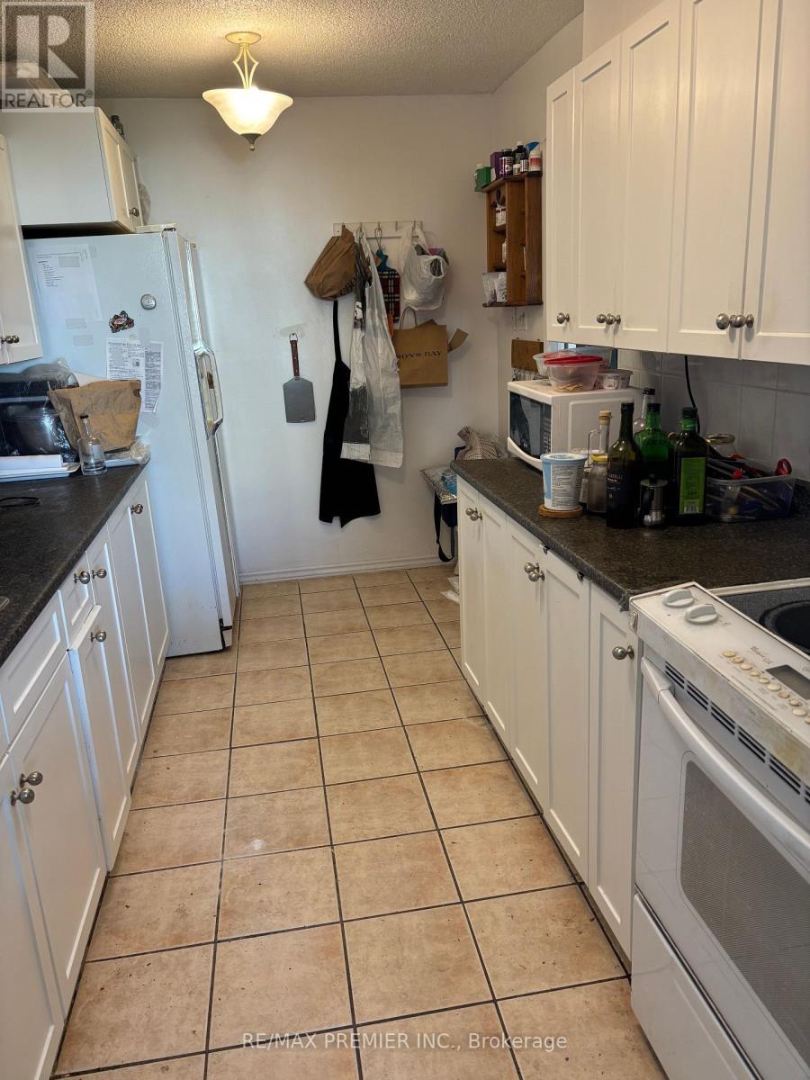 905 - 40 Panorama Court, Toronto, Ontario  M9V 4M1 - Photo 3 - W12450292