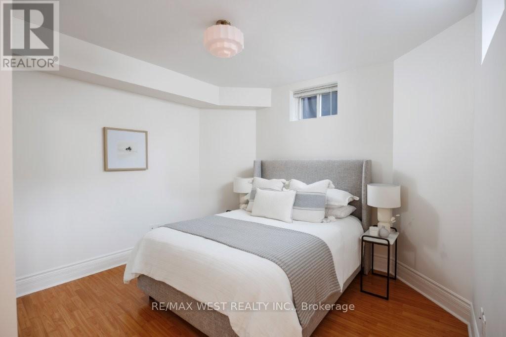 207 Ellis Avenue, Toronto, Ontario  M6S 2X4 - Photo 32 - W12400918