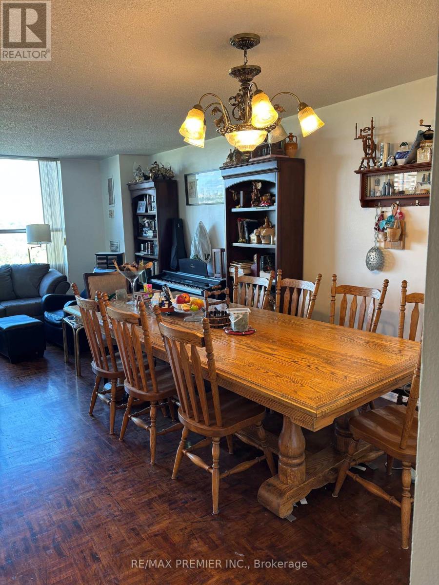 905 - 40 Panorama Court, Toronto, Ontario  M9V 4M1 - Photo 5 - W12450292
