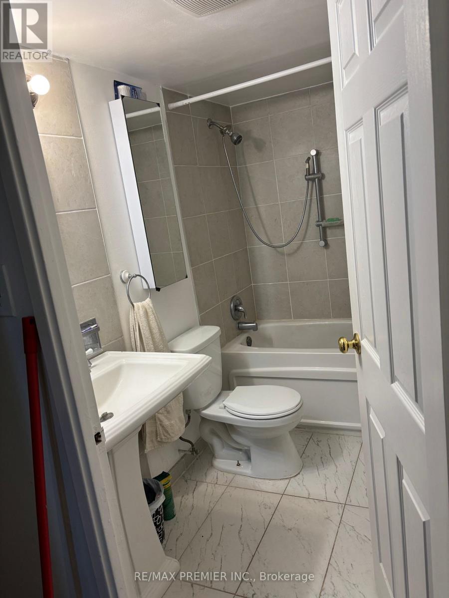 905 - 40 Panorama Court, Toronto, Ontario  M9V 4M1 - Photo 19 - W12450292