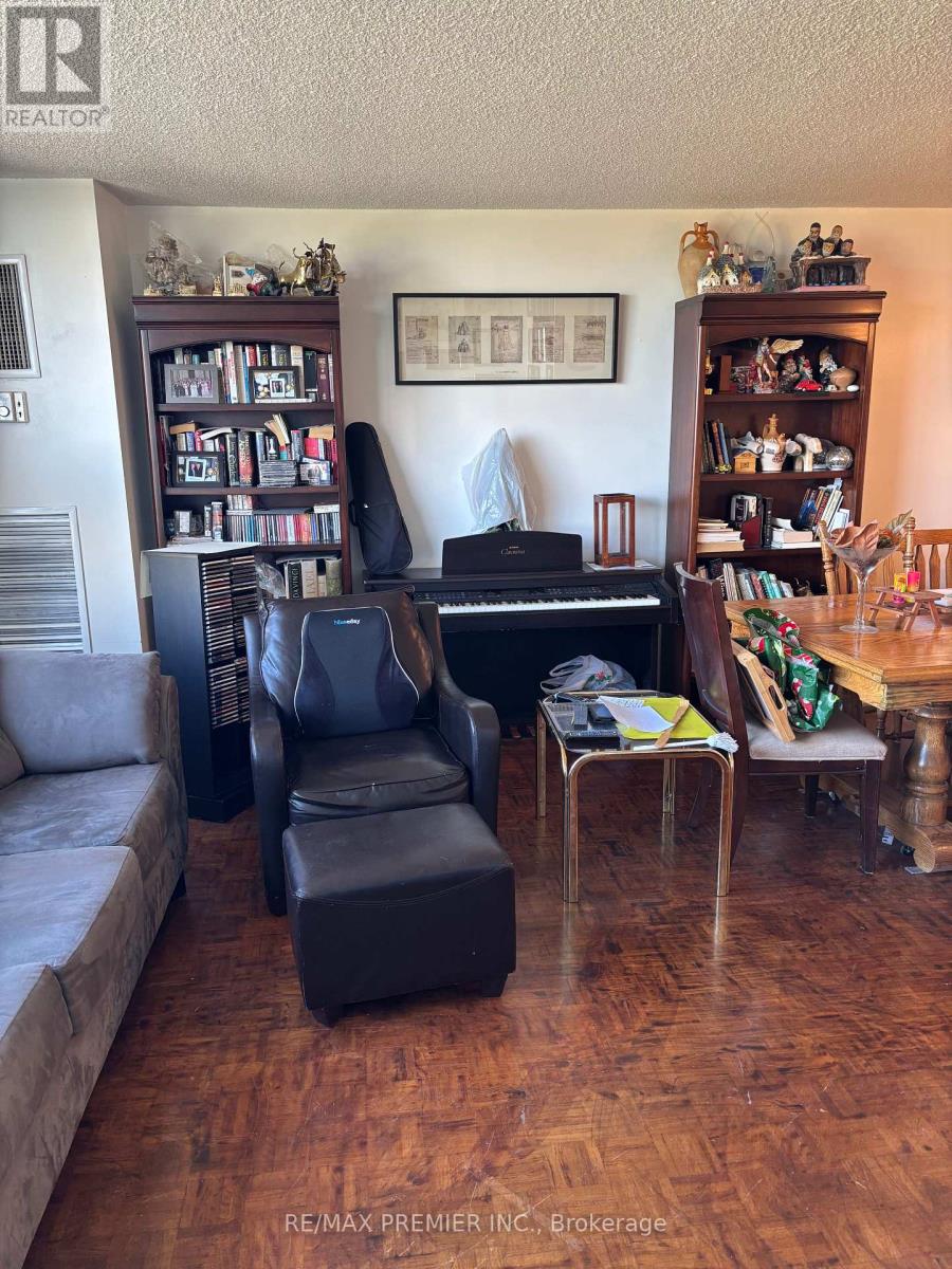 905 - 40 Panorama Court, Toronto, Ontario  M9V 4M1 - Photo 10 - W12450292