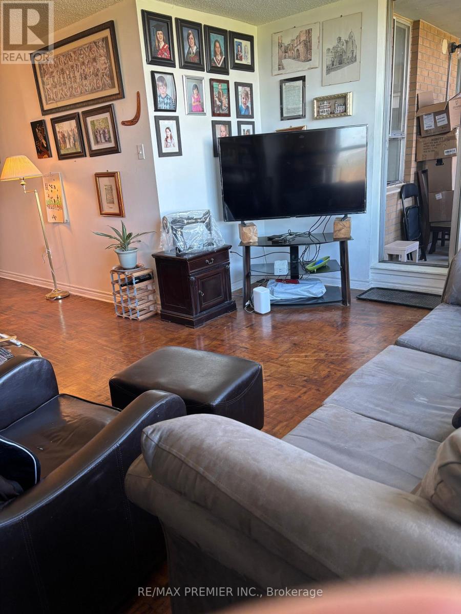 905 - 40 Panorama Court, Toronto, Ontario  M9V 4M1 - Photo 9 - W12450292