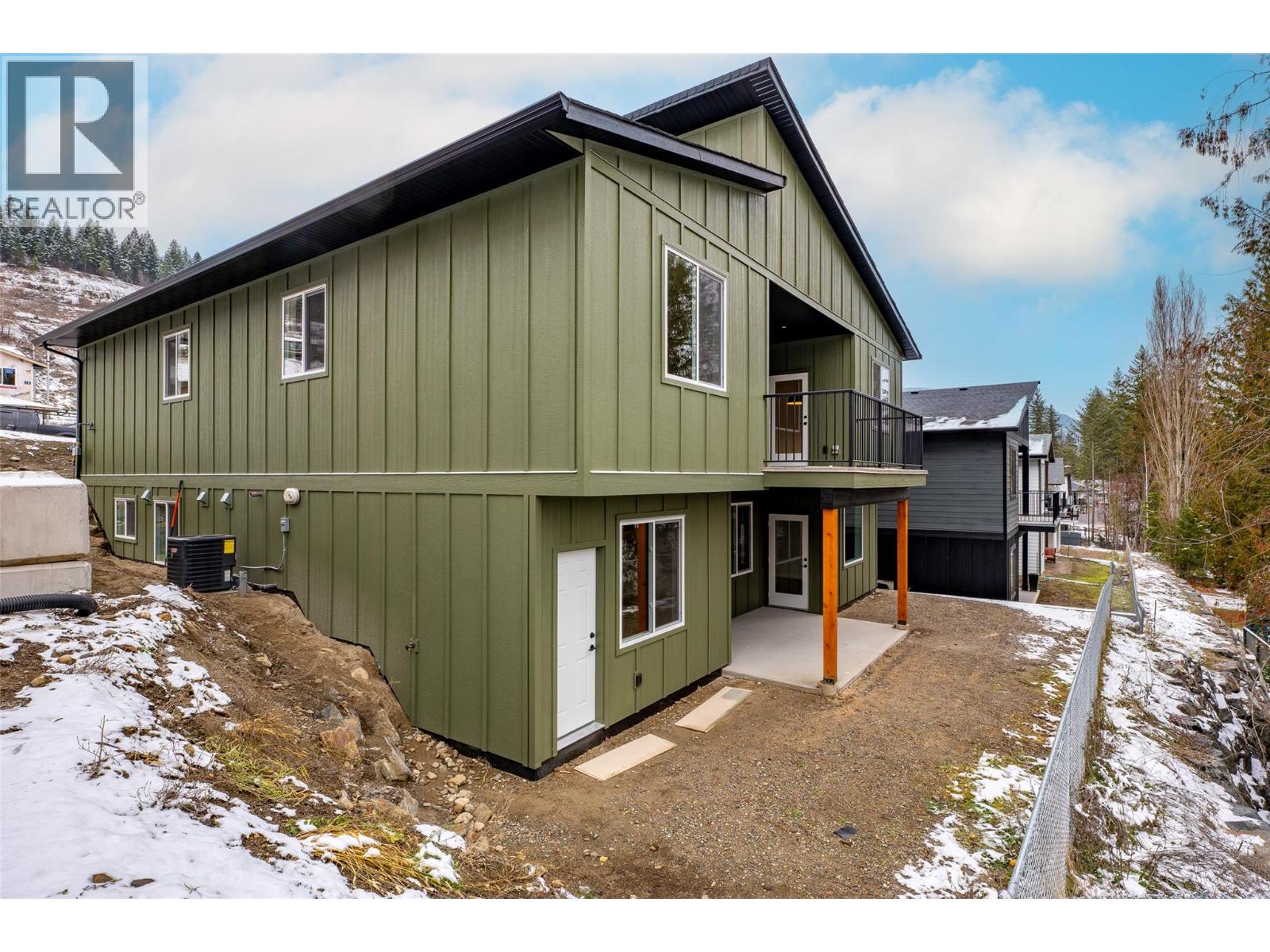 2225 Mountain View Avenue, Lumby, British Columbia  V0E 2G0 - Photo 16 - 10365079