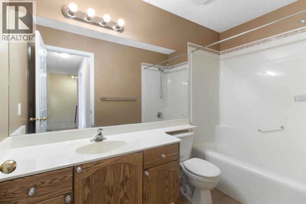 144 Hidden Creek Gardens Nw, Calgary, Alberta  T3A 6J5 - Photo 28 - A2255756