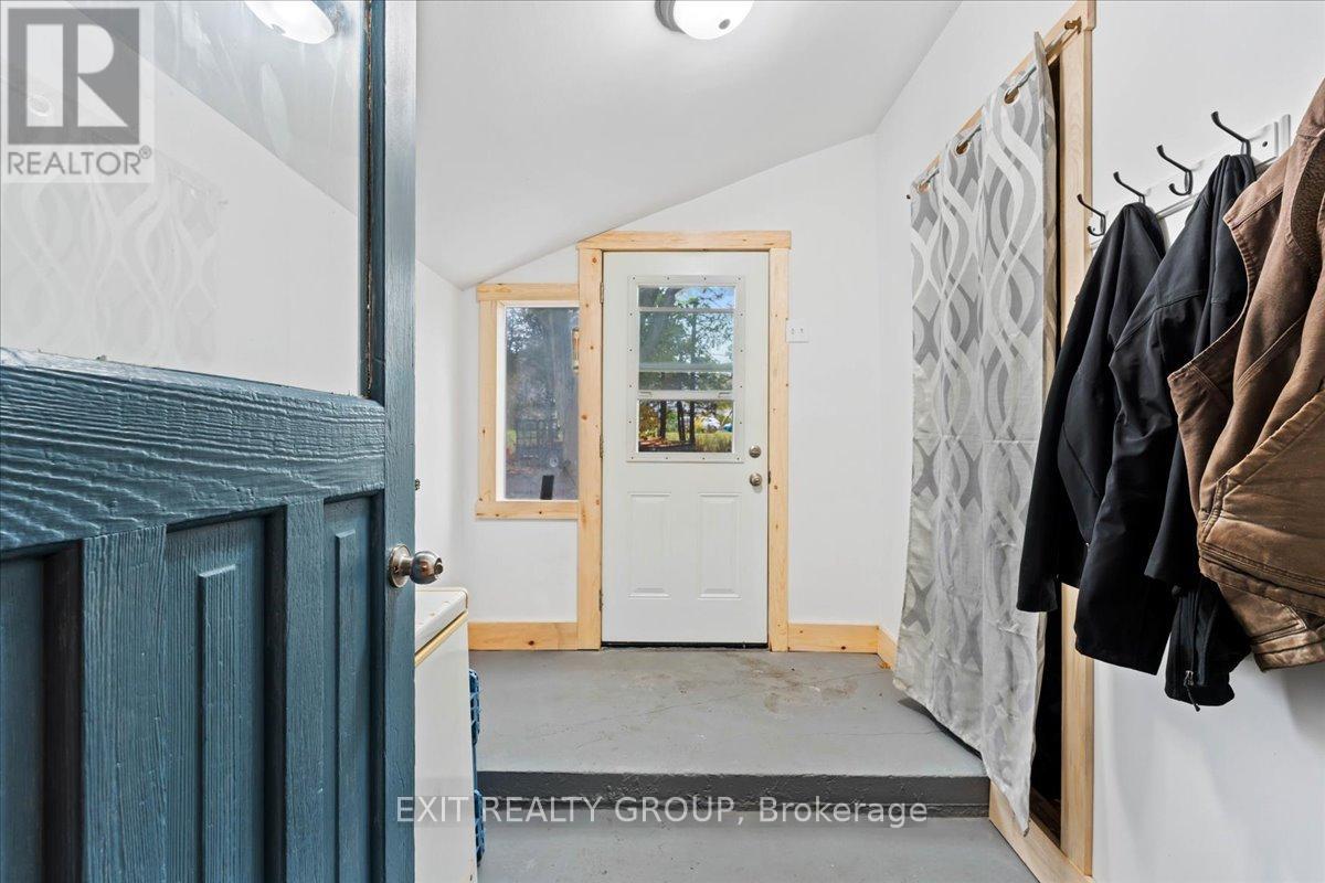 52 County Road 15, Prince Edward County (Sophiasburg Ward), Ontario  K0K 1W0 - Photo 2 - X12452511