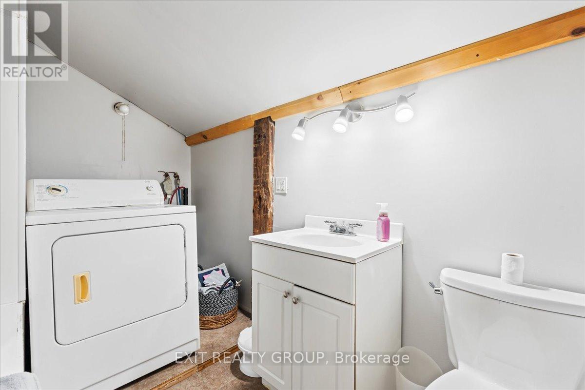 52 County Road 15, Prince Edward County (Sophiasburg Ward), Ontario  K0K 1W0 - Photo 21 - X12452511