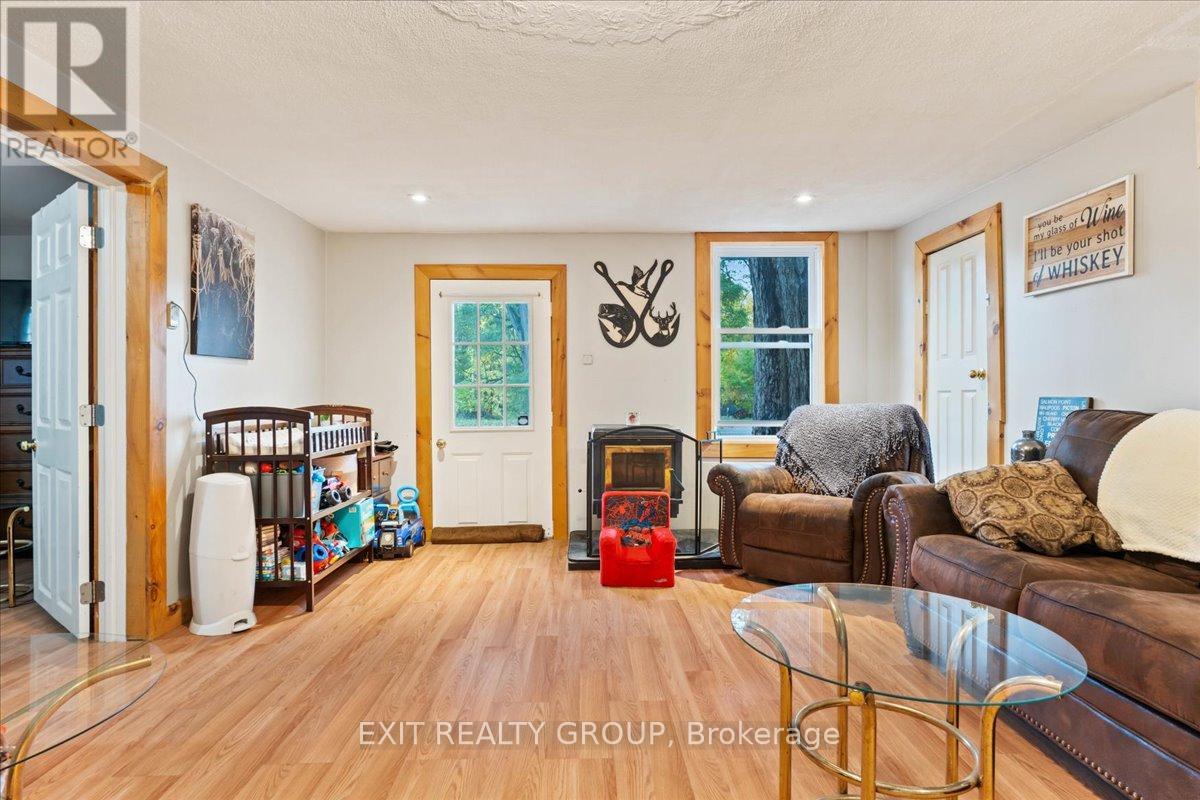 52 County Road 15, Prince Edward County (Sophiasburg Ward), Ontario  K0K 1W0 - Photo 4 - X12452511