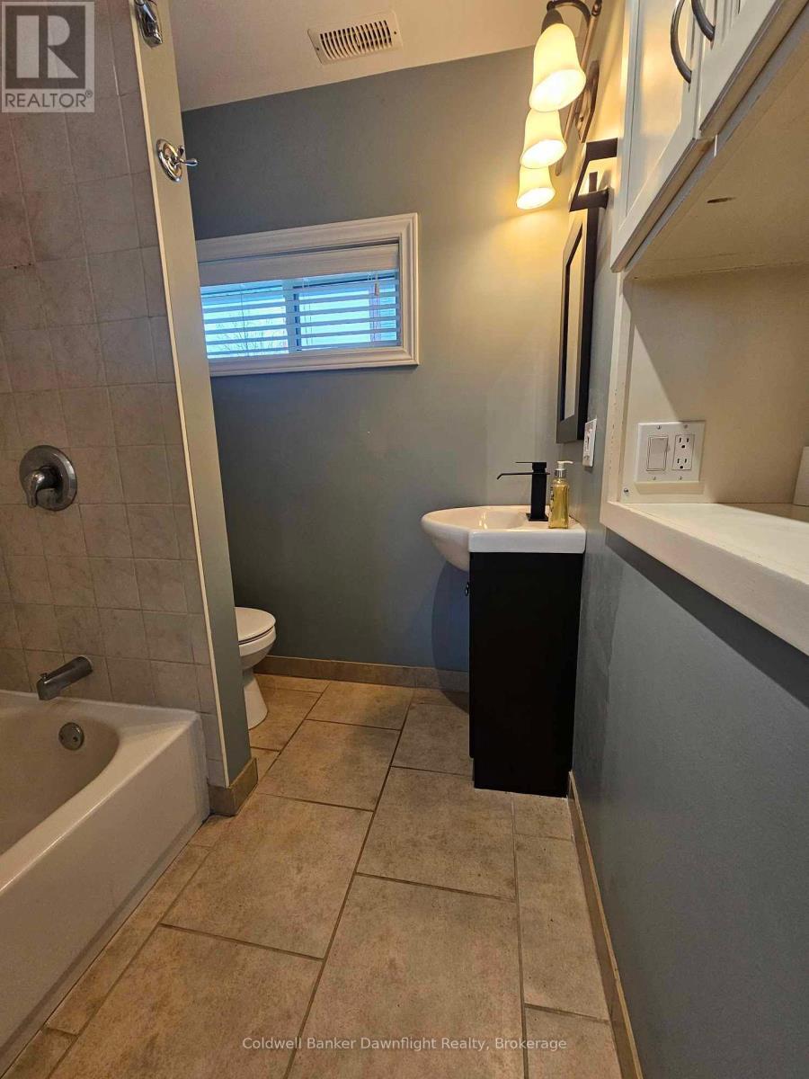 322 William Street, South Huron (Exeter), Ontario  N0M 1S2 - Photo 5 - X12452532