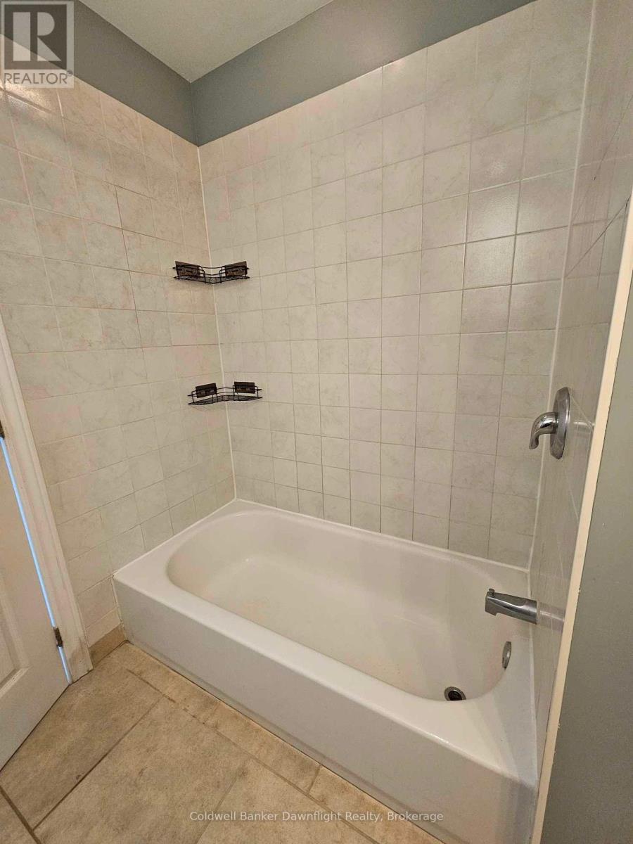 322 William Street, South Huron (Exeter), Ontario  N0M 1S2 - Photo 6 - X12452532
