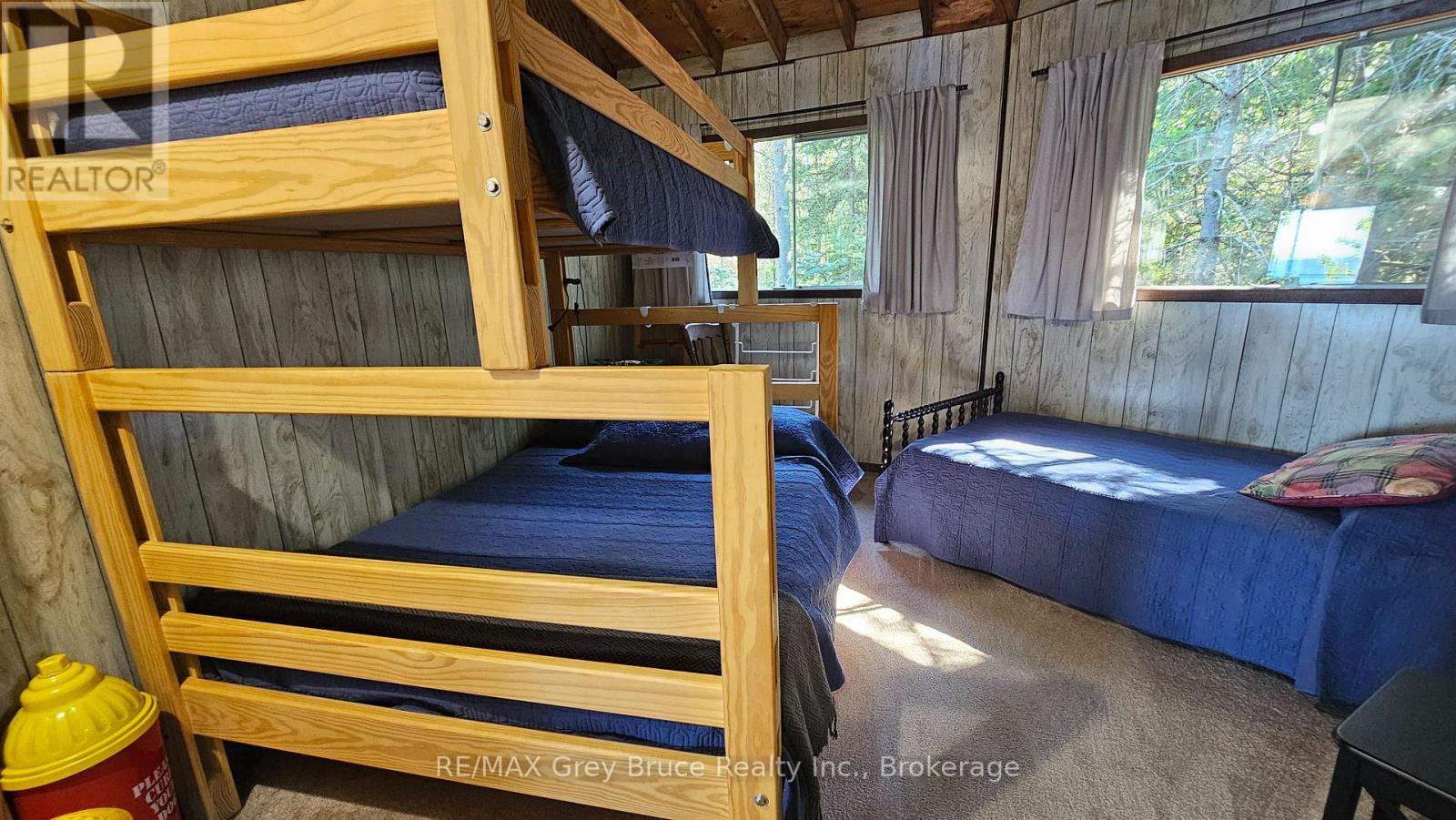 8 Carter Road, Northern Bruce Peninsula, Ontario  N0H 1W0 - Photo 14 - X12452562
