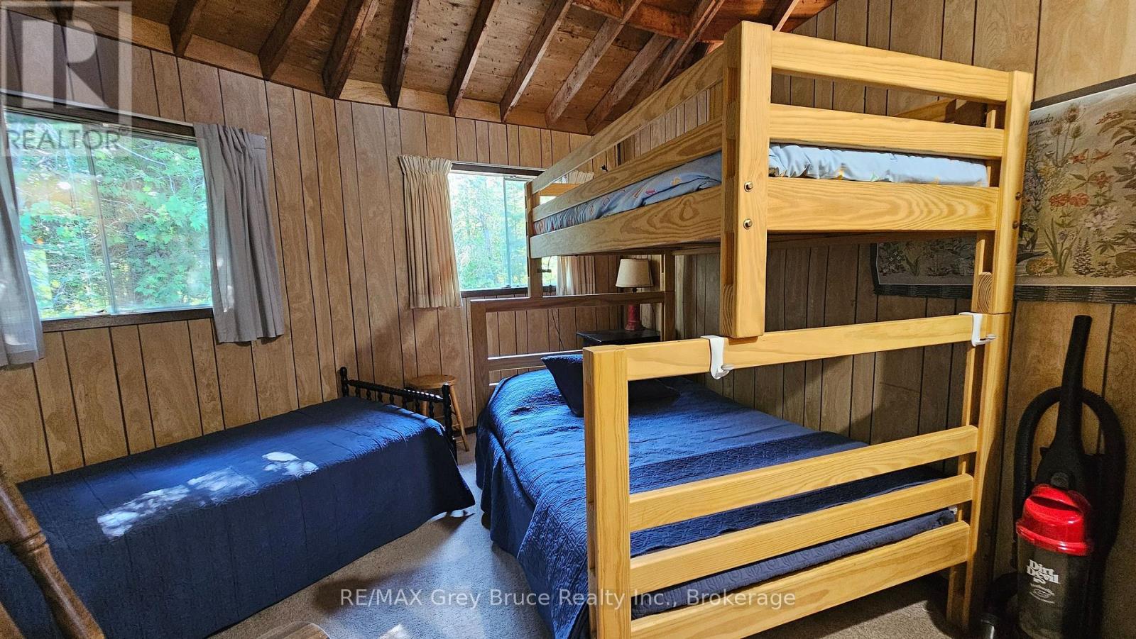 8 Carter Road, Northern Bruce Peninsula, Ontario  N0H 1W0 - Photo 15 - X12452562