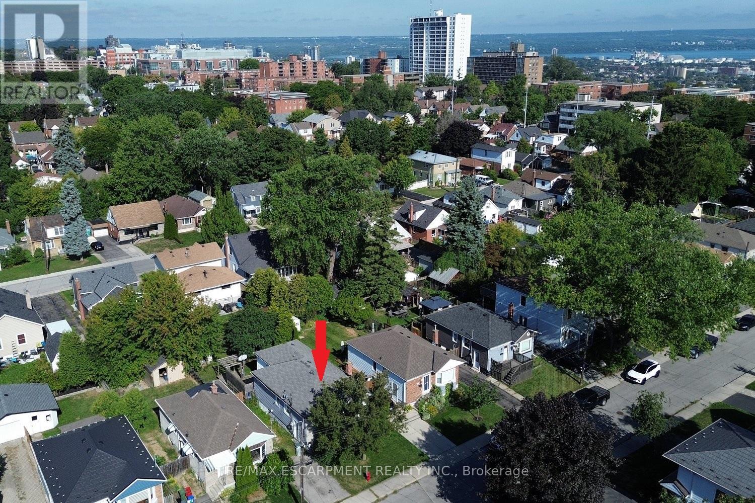 82 East 38th Street, Hamilton, Ontario  L8V 4E5 - Photo 34 - X12452417