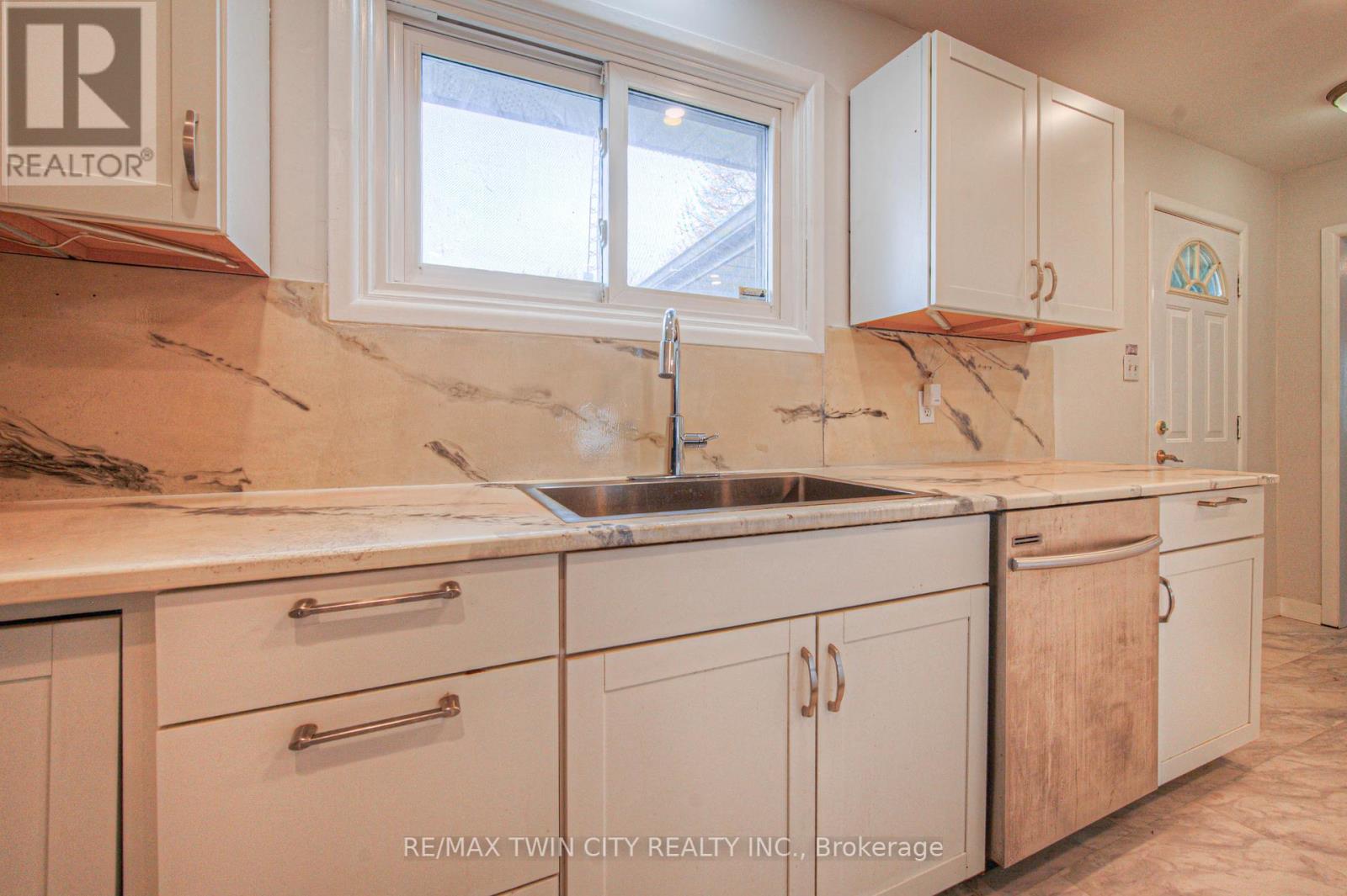 2300 Fountain Street N, Cambridge, Ontario  N3H 4R7 - Photo 12 - X12452429