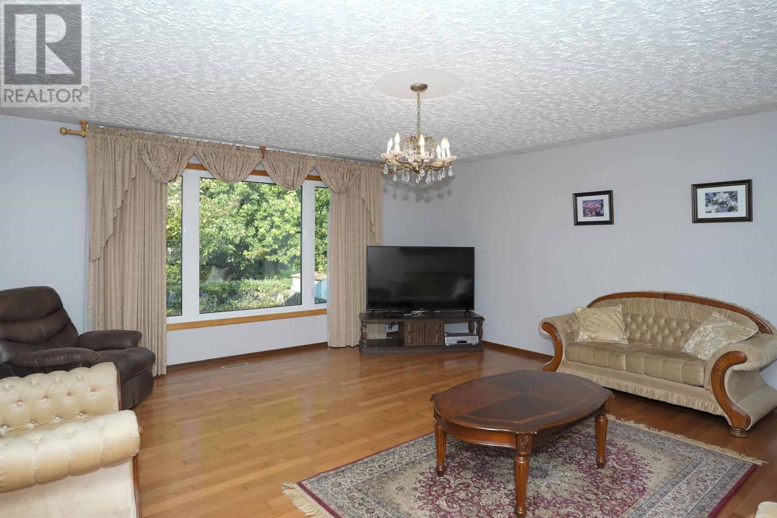 327 Ontario St, Thunder Bay, Ontario  P7B 3G9 - Photo 2 - TB253067