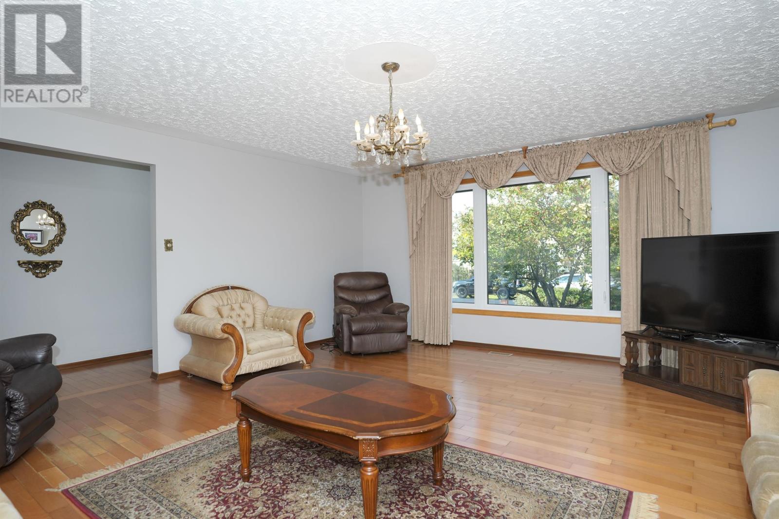 327 Ontario St, Thunder Bay, Ontario  P7B 3G9 - Photo 3 - TB253067