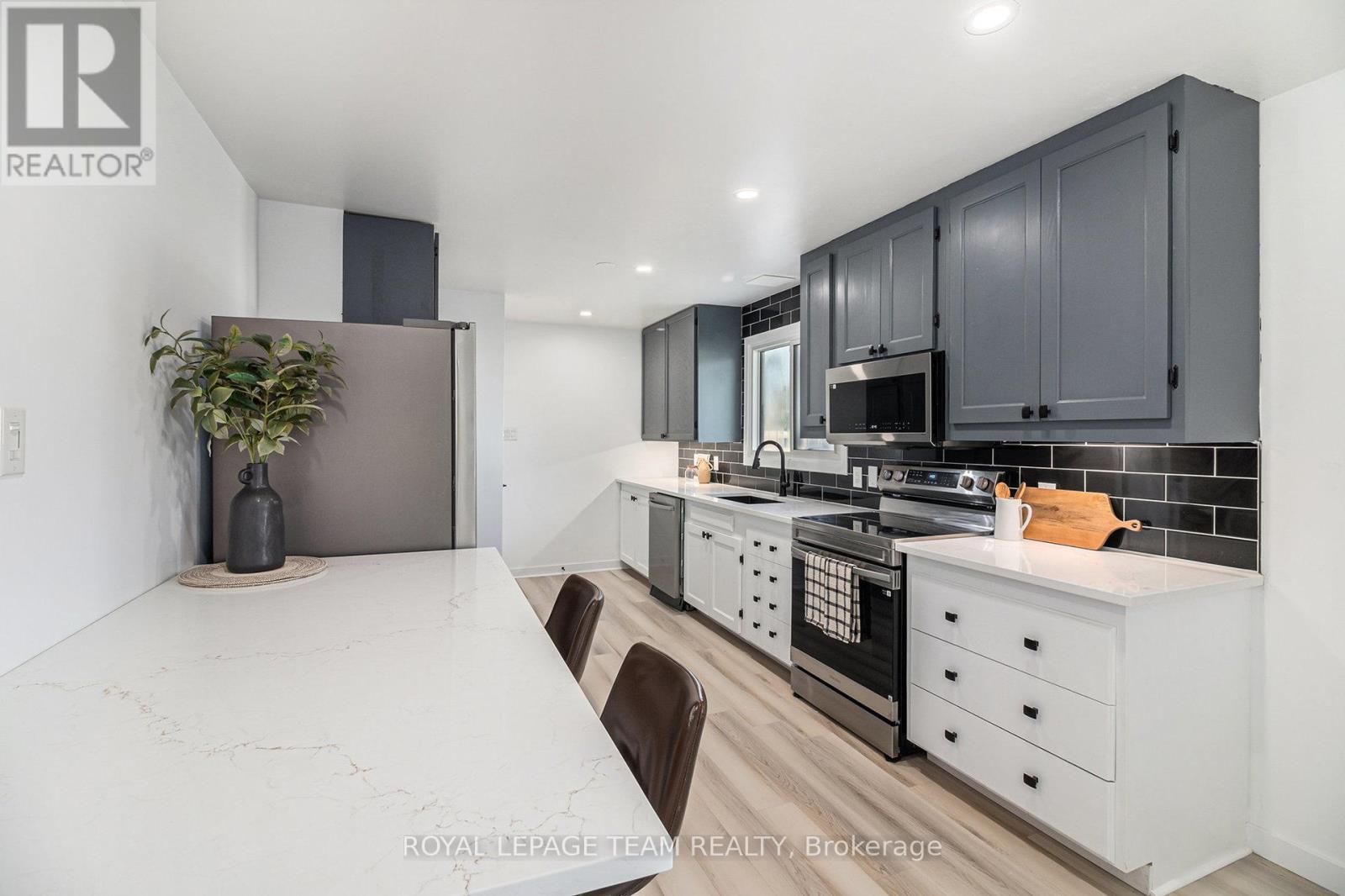 102 Laurier Street, Casselman, Ontario  K0A 1M0 - Photo 12 - X12452444