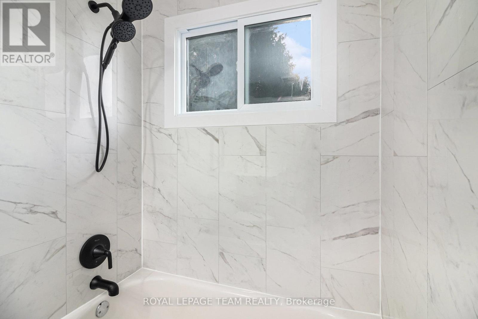 102 Laurier Street, Casselman, Ontario  K0A 1M0 - Photo 24 - X12452444