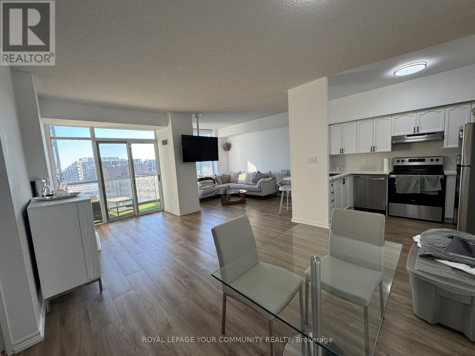 1101 - 39 Parliament Street, Toronto, Ontario  M5A 4R2 - Photo 2 - C12452266