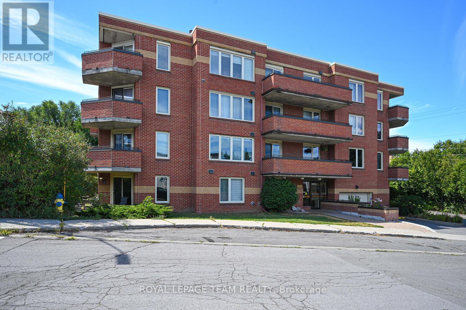 403 - 800 Mckellar Avenue, Ottawa, Ontario  K2A 2X5 - Photo 1 - X12452496
