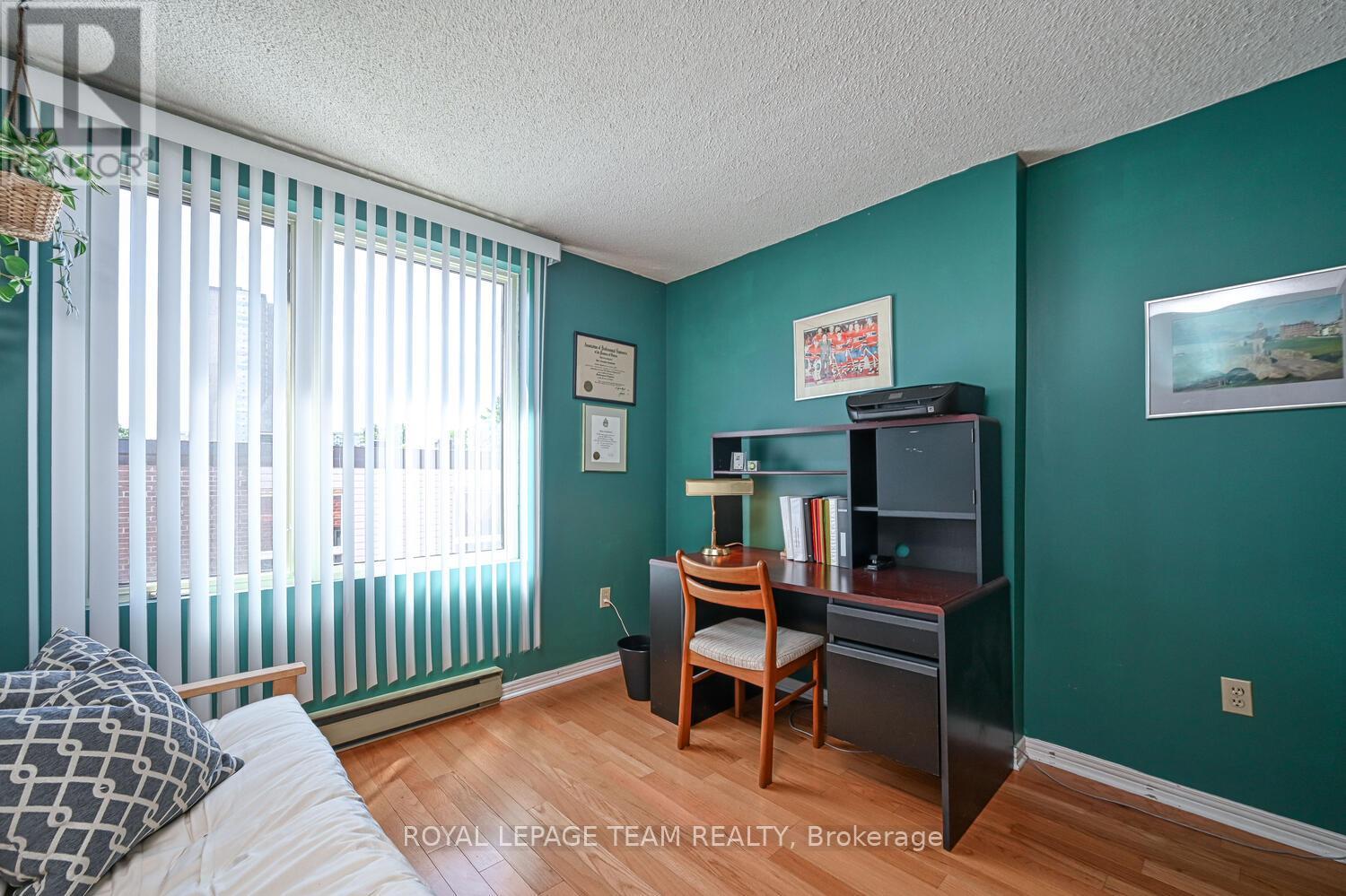 403 - 800 Mckellar Avenue, Ottawa, Ontario  K2A 2X5 - Photo 18 - X12452496