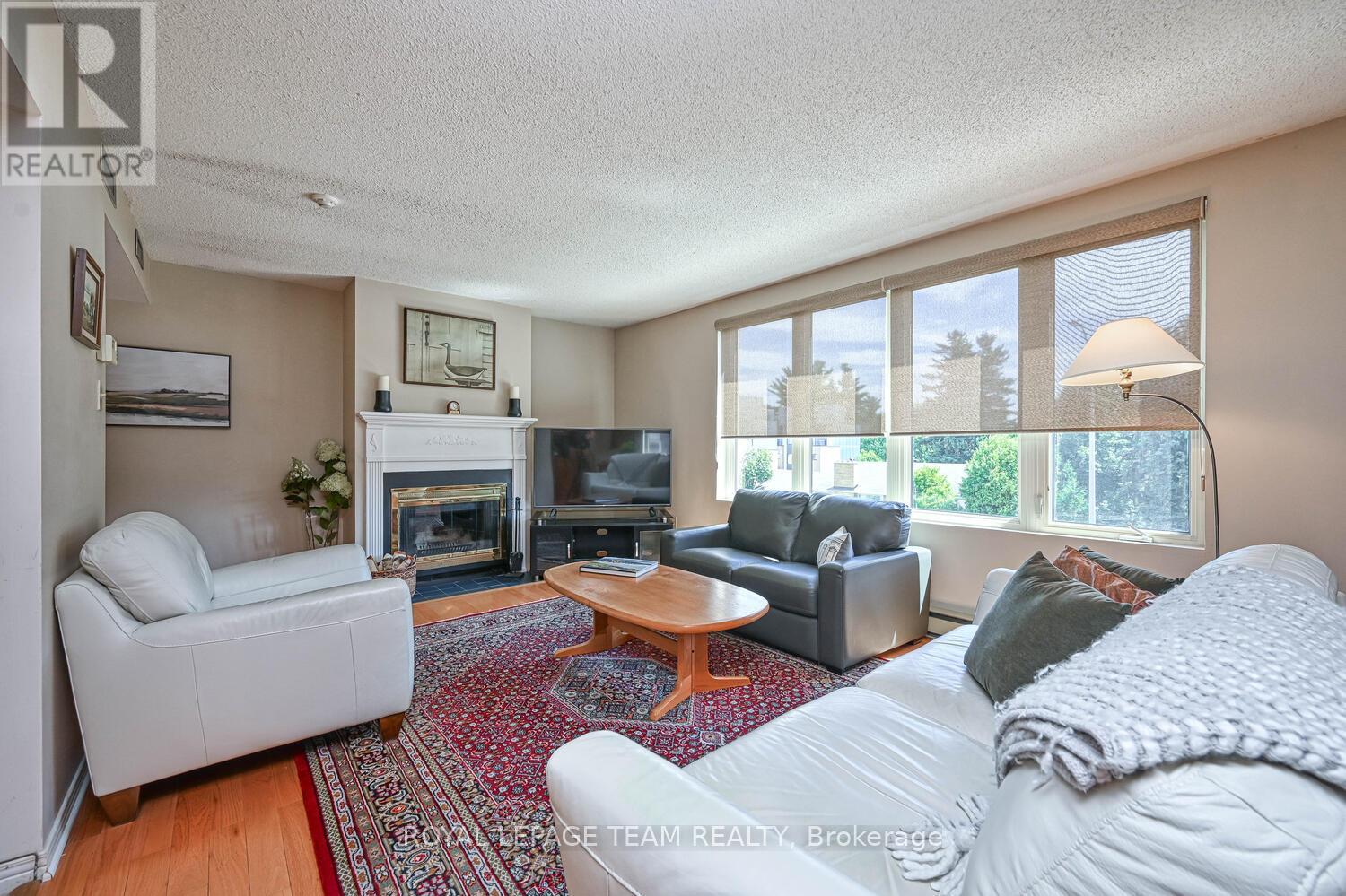 403 - 800 Mckellar Avenue, Ottawa, Ontario  K2A 2X5 - Photo 5 - X12452496