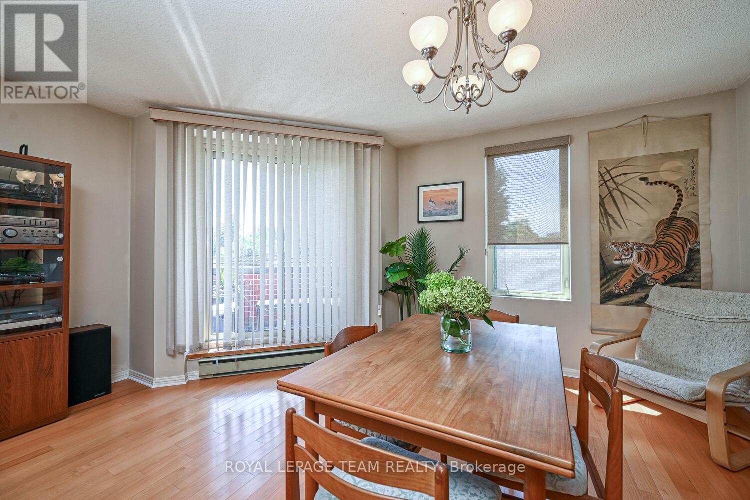 403 - 800 Mckellar Avenue, Ottawa, Ontario  K2A 2X5 - Photo 8 - X12452496