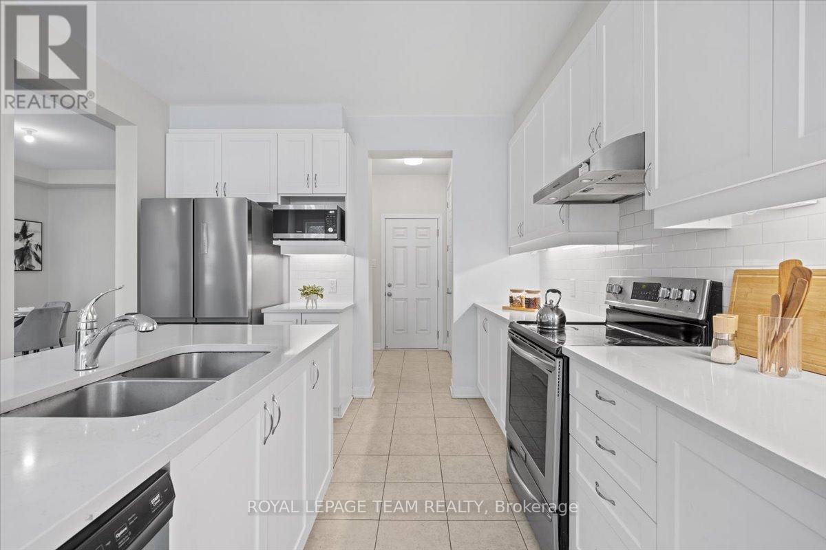 331 Crossway Terrace, Ottawa, Ontario  K2S 2Z3 - Photo 11 - X12452505