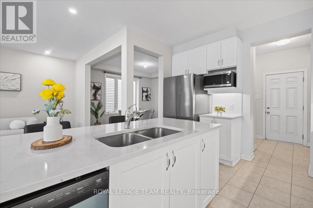 331 Crossway Terrace, Ottawa, Ontario  K2S 2Z3 - Photo 16 - X12452505
