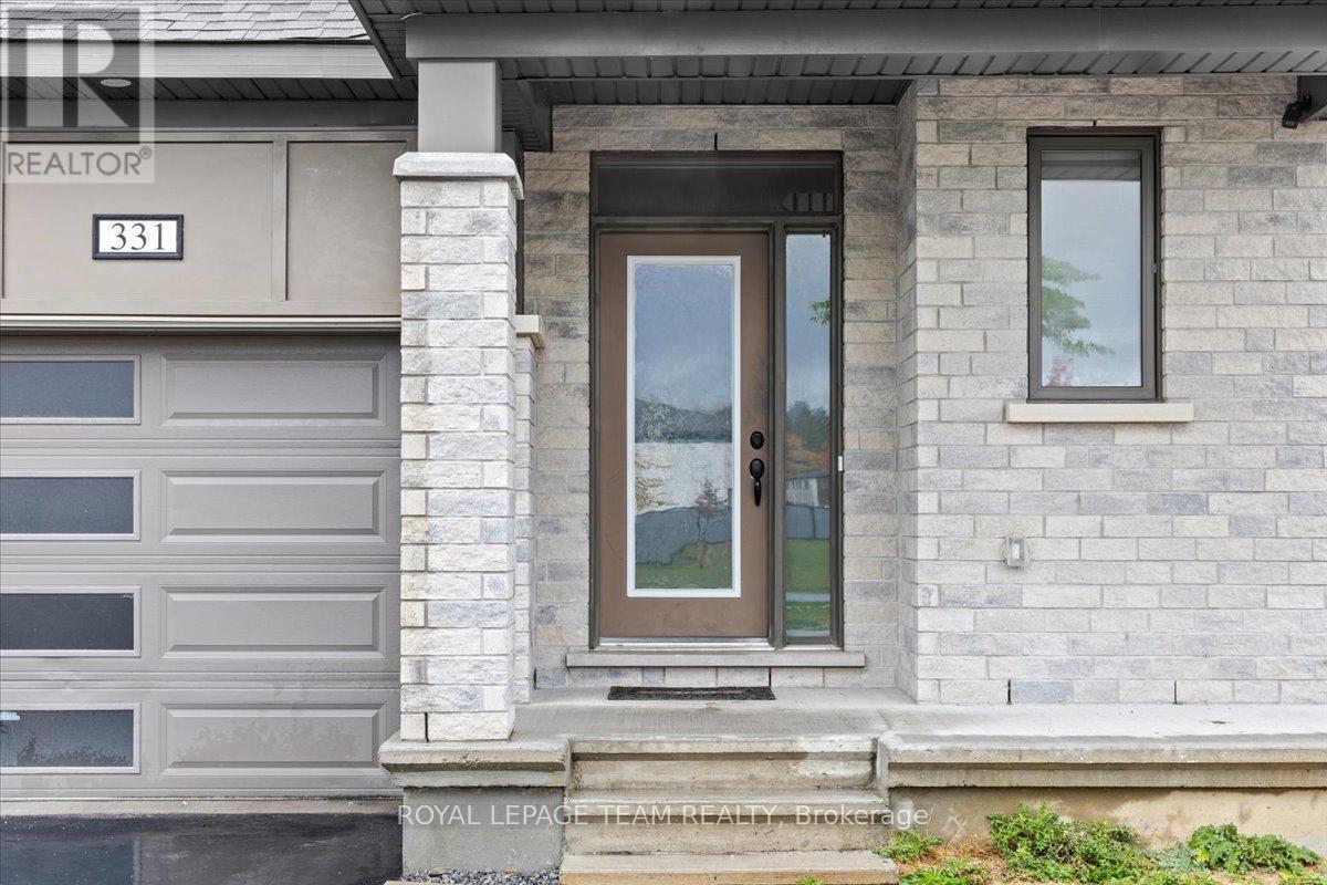 331 Crossway Terrace, Ottawa, Ontario  K2S 2Z3 - Photo 2 - X12452505