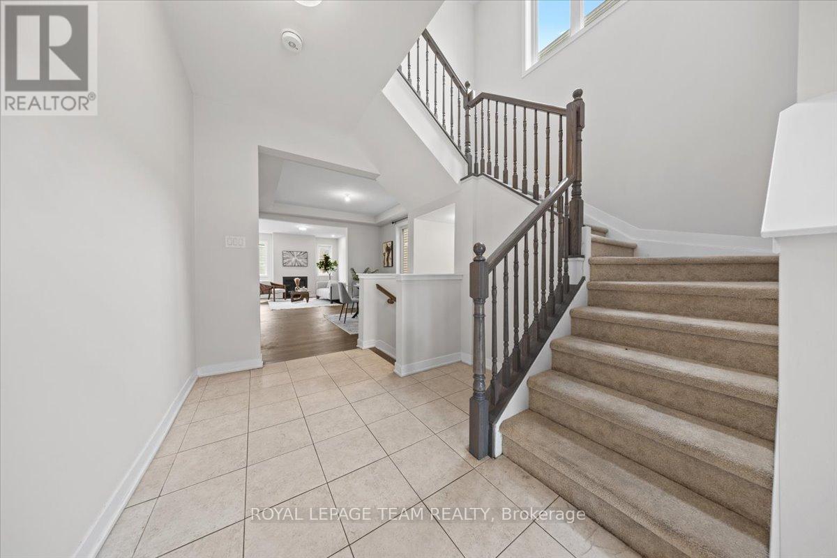 331 Crossway Terrace, Ottawa, Ontario  K2S 2Z3 - Photo 6 - X12452505