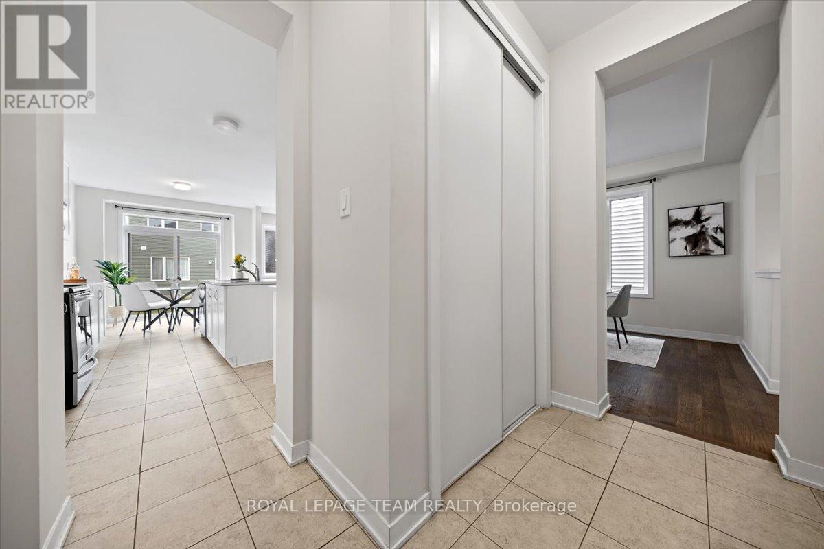 331 Crossway Terrace, Ottawa, Ontario  K2S 2Z3 - Photo 9 - X12452505