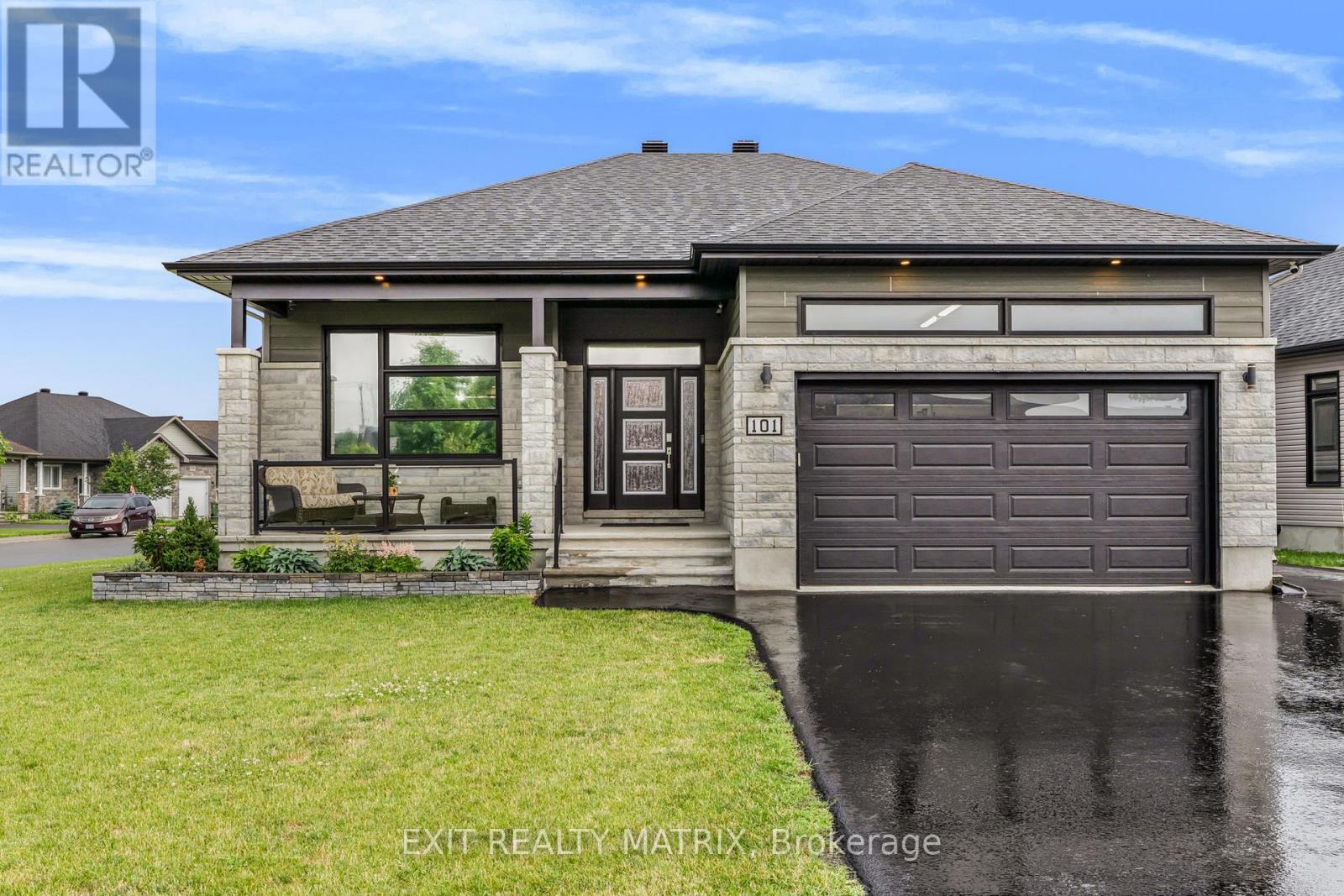101 Lyon Street, Russell, Ontario  K0A 1W0 - Photo 2 - X12452539