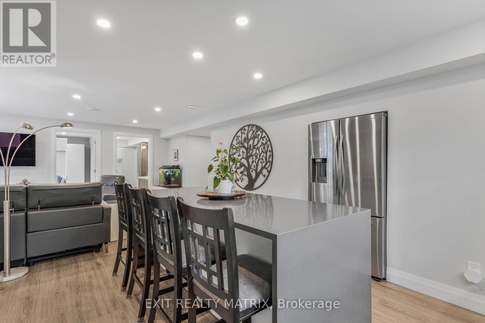 101 Lyon Street, Russell, Ontario  K0A 1W0 - Photo 27 - X12452539