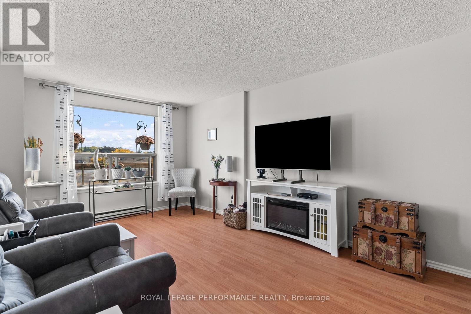 Unit #407 - 200 Lafontaine Avenue, Ottawa, Ontario  K1L 8K8 - Photo 11 - X12452542