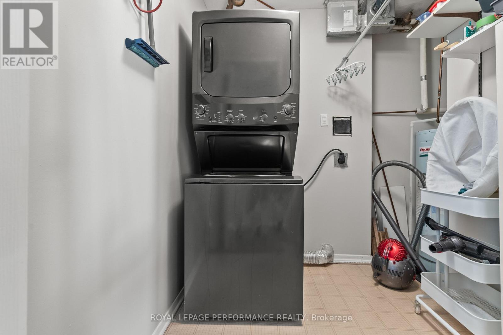 Unit #407 - 200 Lafontaine Avenue, Ottawa, Ontario  K1L 8K8 - Photo 16 - X12452542