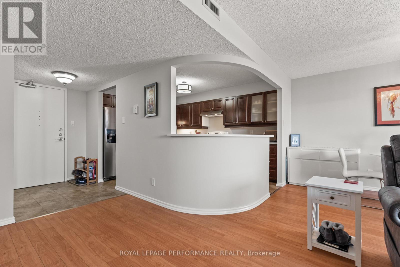 Unit #407 - 200 Lafontaine Avenue, Ottawa, Ontario  K1L 8K8 - Photo 5 - X12452542