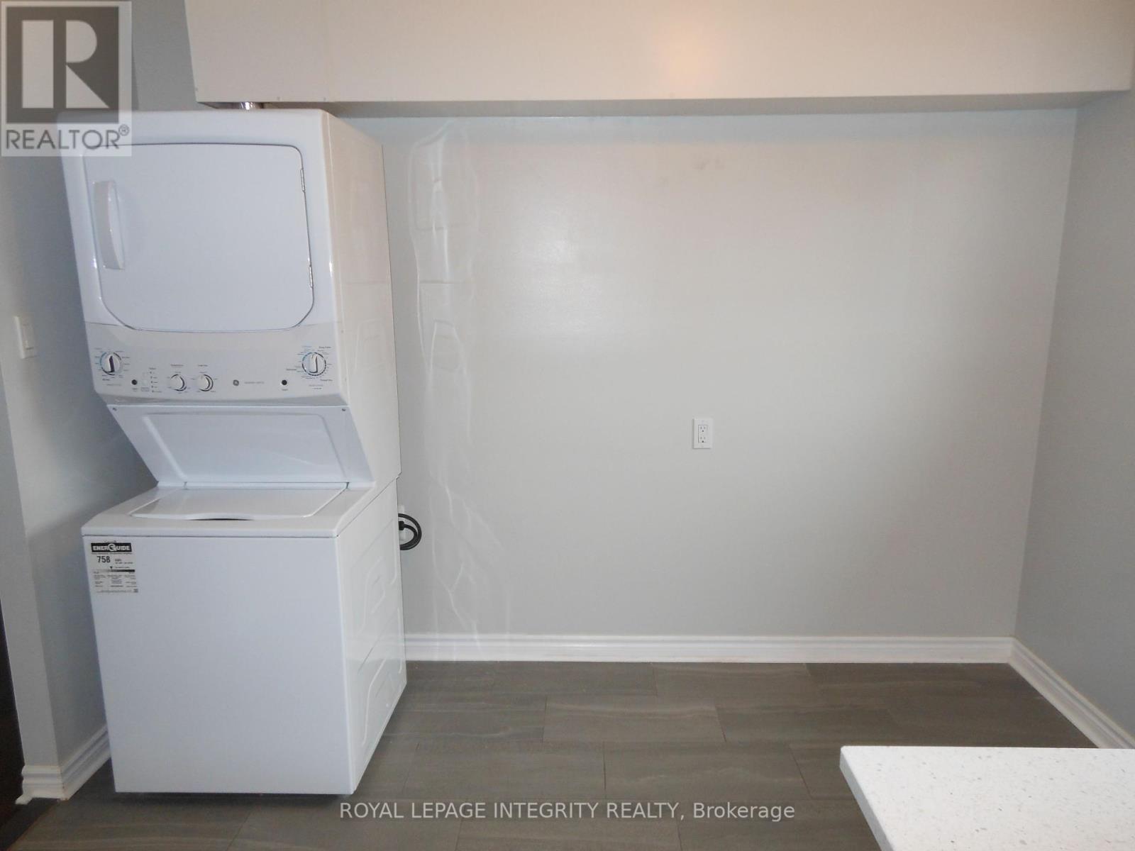 2 Laurie Court, Ottawa, Ontario  K2L 1S3 - Photo 10 - X12452552