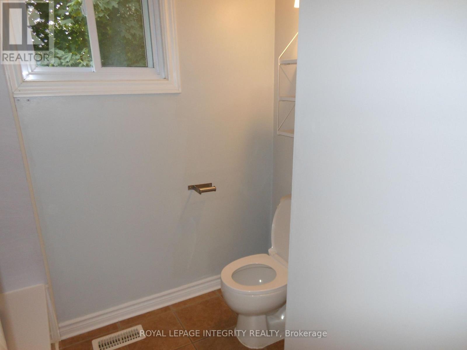 2 Laurie Court, Ottawa, Ontario  K2L 1S3 - Photo 12 - X12452552