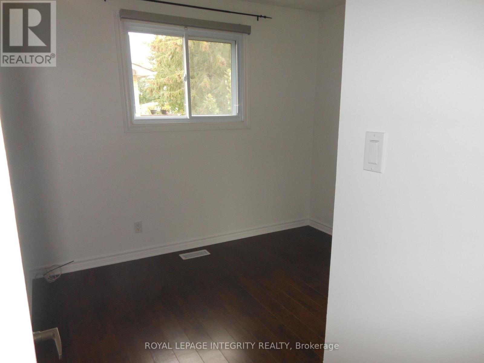 2 Laurie Court, Ottawa, Ontario  K2L 1S3 - Photo 16 - X12452552