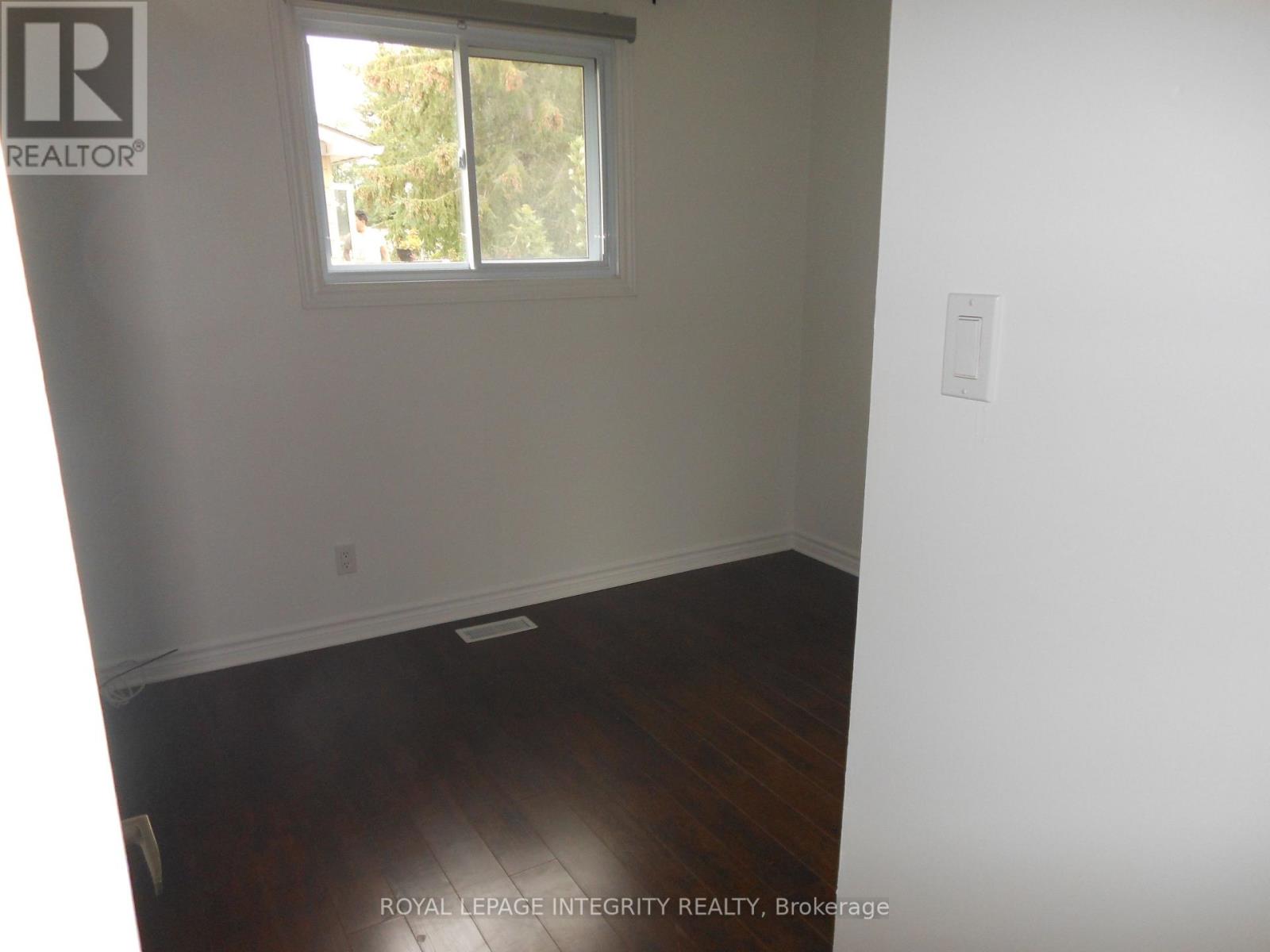 2 Laurie Court, Ottawa, Ontario  K2L 1S3 - Photo 17 - X12452552