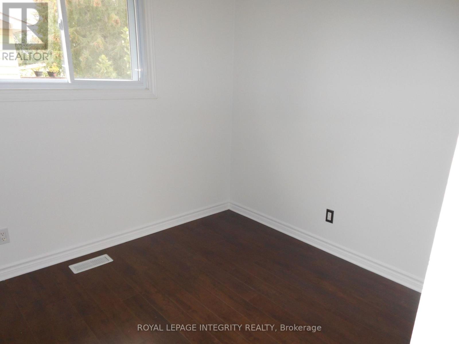 2 Laurie Court, Ottawa, Ontario  K2L 1S3 - Photo 19 - X12452552