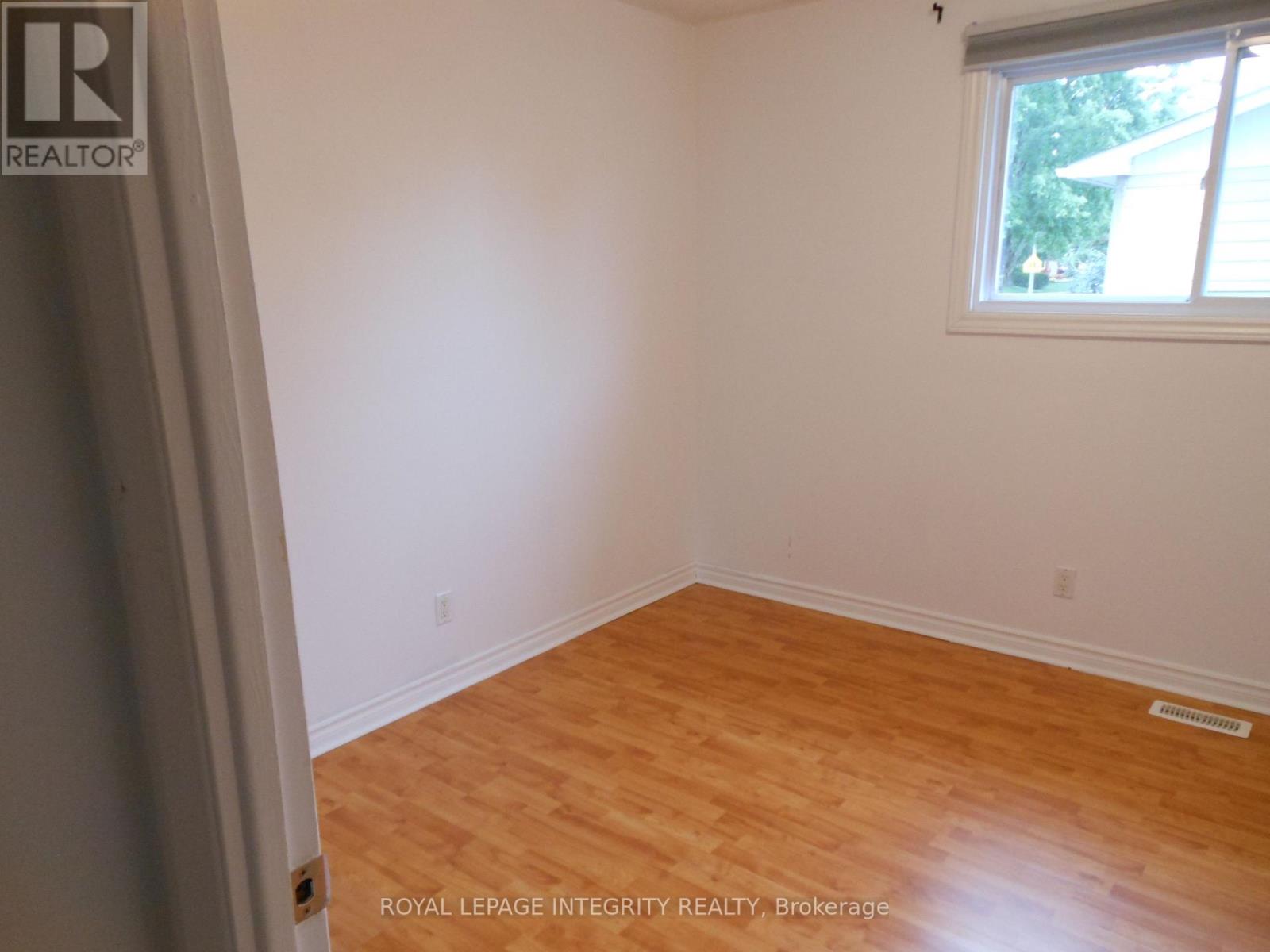 2 Laurie Court, Ottawa, Ontario  K2L 1S3 - Photo 20 - X12452552