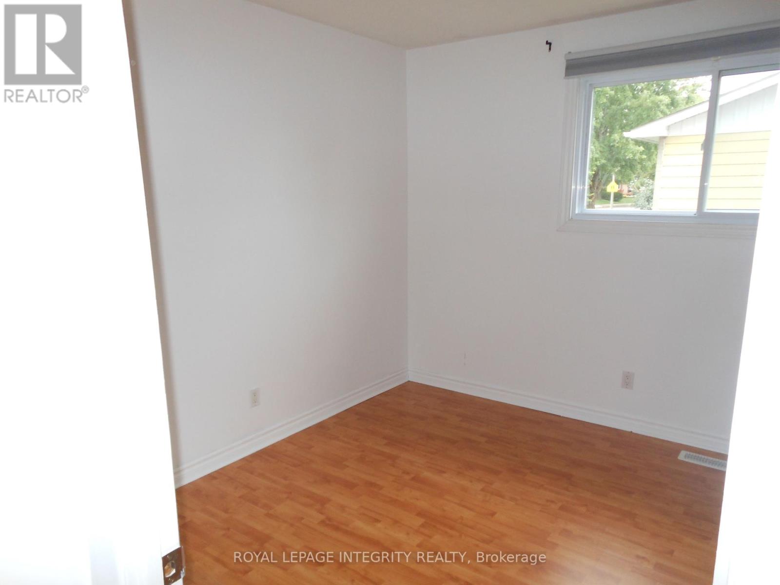 2 Laurie Court, Ottawa, Ontario  K2L 1S3 - Photo 21 - X12452552