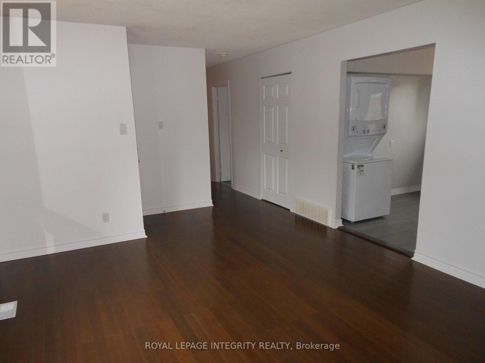 2 Laurie Court, Ottawa, Ontario  K2L 1S3 - Photo 3 - X12452552