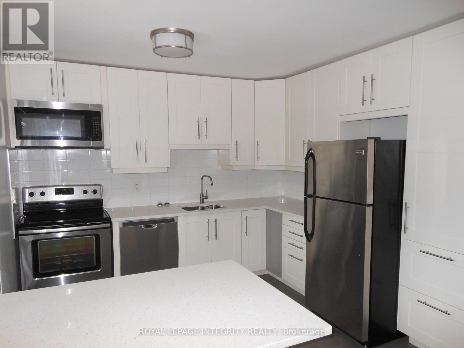 2 Laurie Court, Ottawa, Ontario  K2L 1S3 - Photo 5 - X12452552