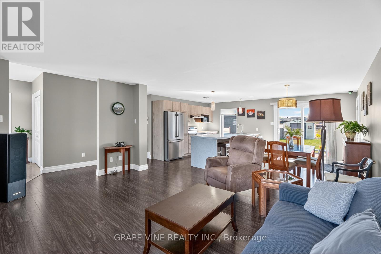 18 Calco Crescent, North Stormont, Ontario  K0C 1W0 - Photo 15 - X12452567
