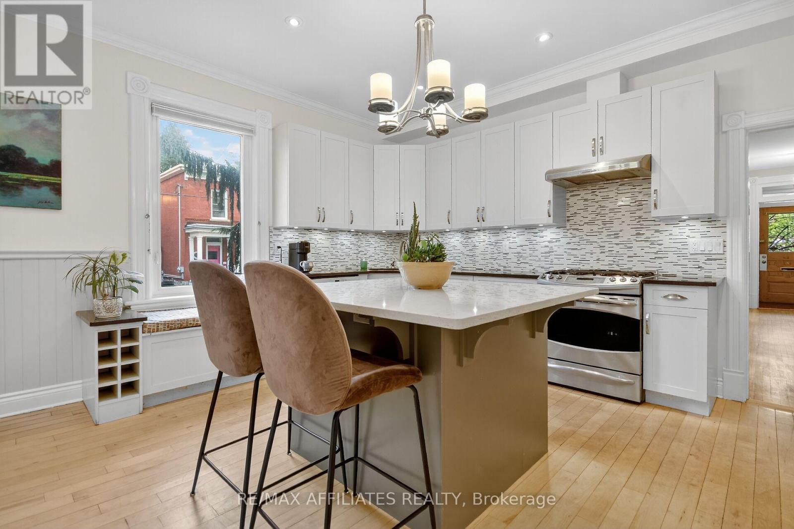 31 Fourth Avenue, Ottawa, Ontario  K1S 2L1 - Photo 14 - X12452573