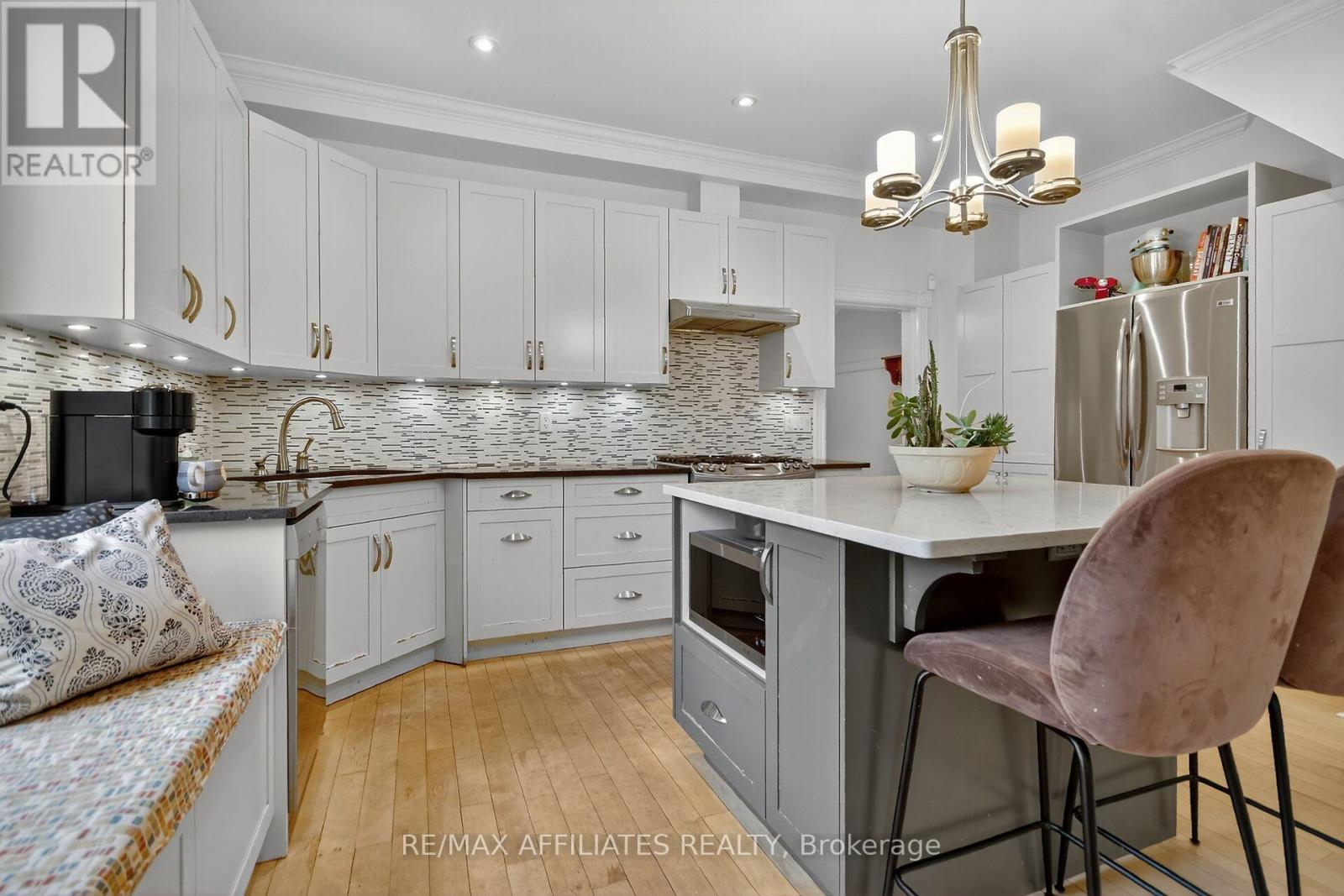 31 Fourth Avenue, Ottawa, Ontario  K1S 2L1 - Photo 15 - X12452573
