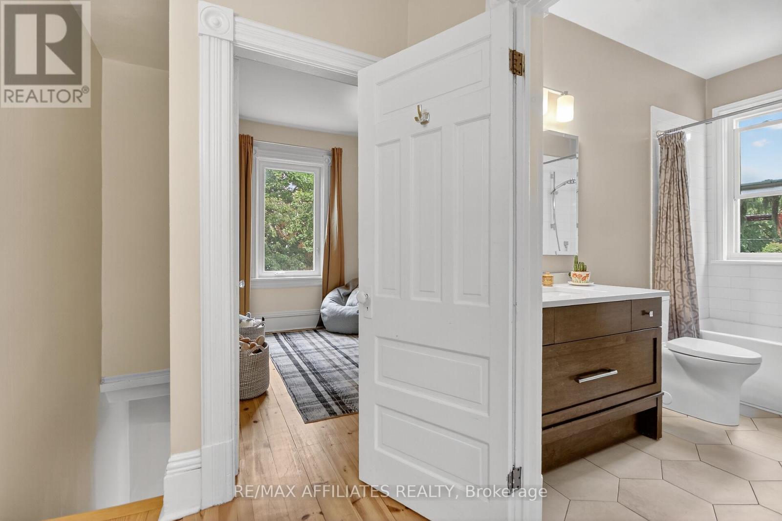 31 Fourth Avenue, Ottawa, Ontario  K1S 2L1 - Photo 23 - X12452573